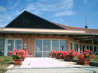 0facade2.JPG