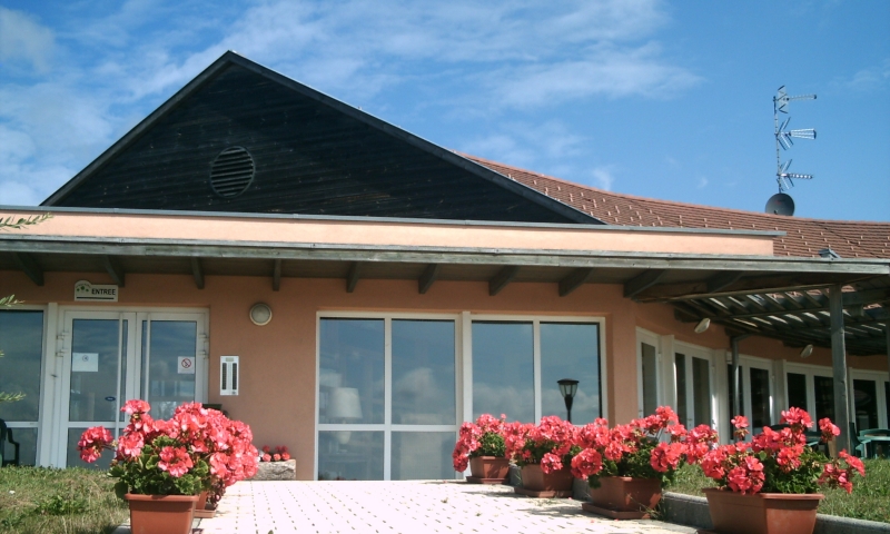 0facade2.JPG