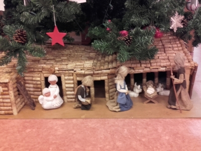 NOEL : sous le sapin : la crêche